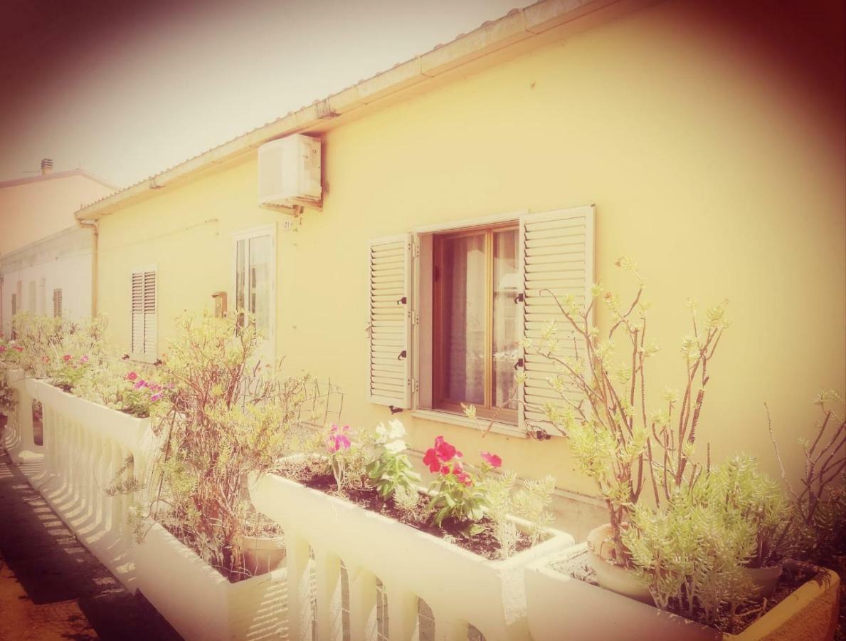 Sa Domu Antiga Villa Solarussa Exterior photo